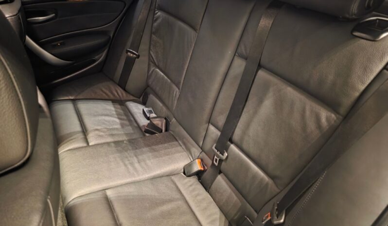 
								BMW 120i 2.0 TOP HATCH 16V GASOLINA 4P AUTOMÁTICO full									