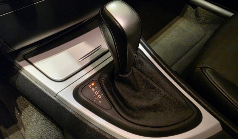 
								BMW 120i 2.0 TOP HATCH 16V GASOLINA 4P AUTOMÁTICO full									