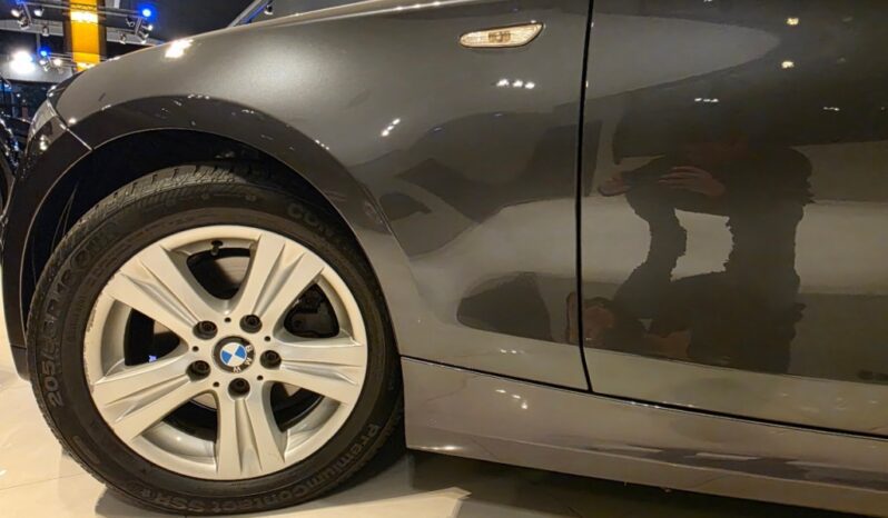 
								BMW 120i 2.0 TOP HATCH 16V GASOLINA 4P AUTOMÁTICO full									