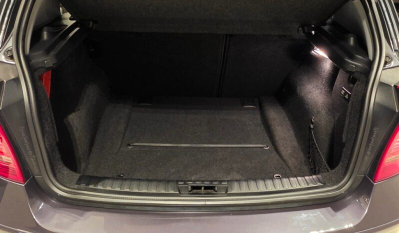 
								BMW 120i 2.0 TOP HATCH 16V GASOLINA 4P AUTOMÁTICO full									
