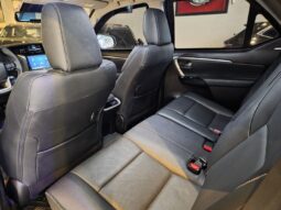 
										TOYOTA HILUX SW4 2.8 D-4D TURBO DIESEL SRX PLATINUM 7L 4X4 AUTOMÁTICO full									