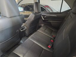 
										TOYOTA HILUX SW4 2.8 D-4D TURBO DIESEL SRX 4X4 AUTOMÁTICO full									