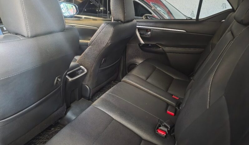 
								TOYOTA HILUX SW4 2.8 D-4D TURBO DIESEL SRX 4X4 AUTOMÁTICO full									