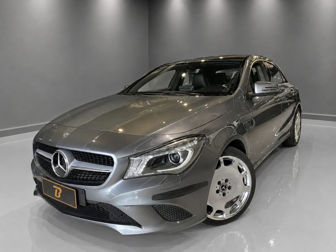 MERCEDES-BENZ CLA 200 1.6 URBAN 16V FLEX 4P AUTOMÁTICO