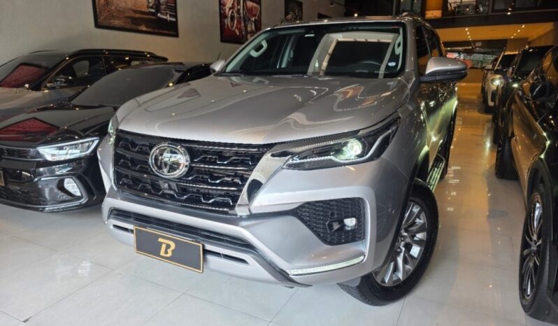 
								TOYOTA HILUX SW4 2.8 D-4D TURBO DIESEL SRX 4X4 AUTOMÁTICO full									