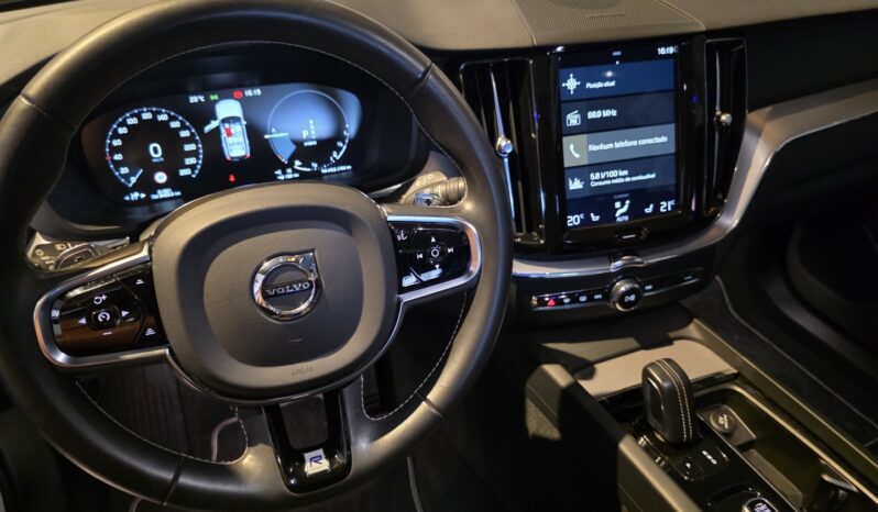 
								VOLVO XC60 2.0 T8 HYBRID R-DESIGN AWD GEARTRONIC full									