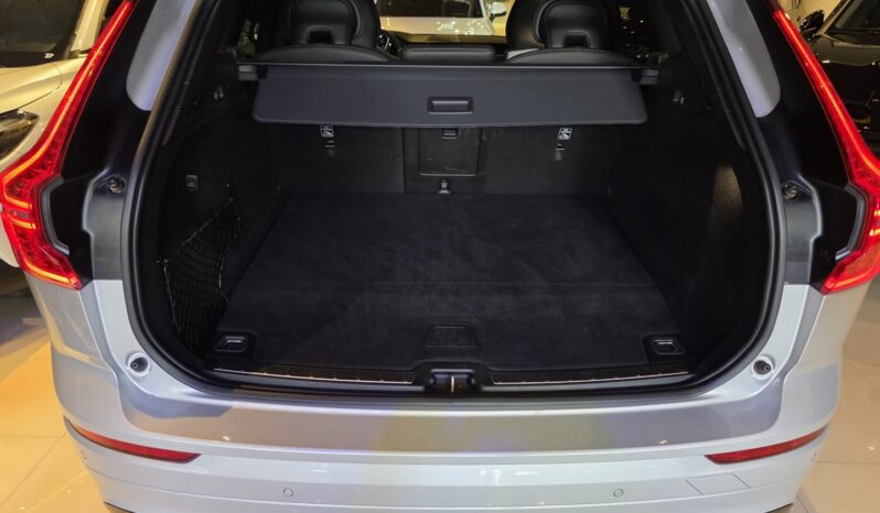 
								VOLVO XC60 2.0 T8 HYBRID R-DESIGN AWD GEARTRONIC full									