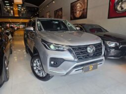 
										TOYOTA HILUX SW4 2.8 D-4D TURBO DIESEL SRX 4X4 AUTOMÁTICO full									