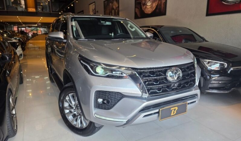 
								TOYOTA HILUX SW4 2.8 D-4D TURBO DIESEL SRX 4X4 AUTOMÁTICO full									