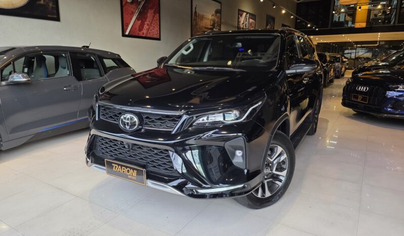 
								TOYOTA HILUX SW4 2.8 D-4D TURBO DIESEL SRX PLATINUM 7L 4X4 AUTOMÁTICO full									