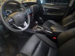 
										TOYOTA HILUX SW4 2.8 D-4D TURBO DIESEL SRX 4X4 AUTOMÁTICO full									
