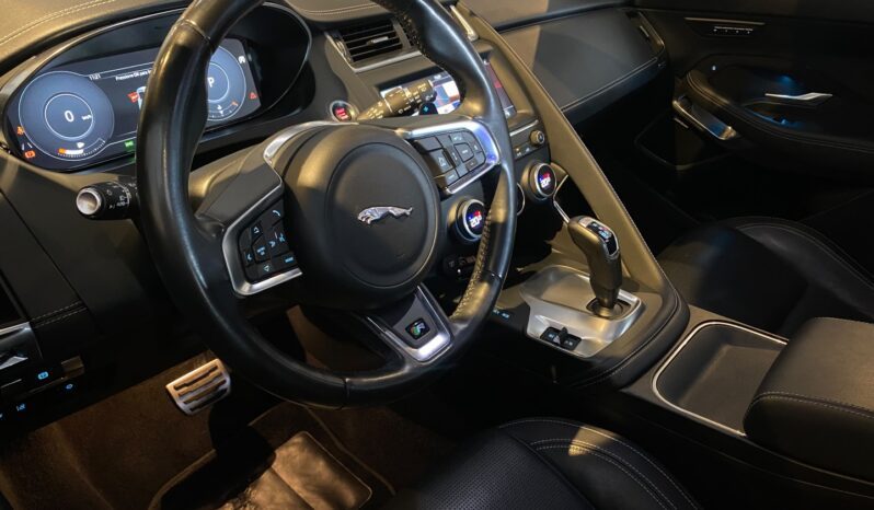 
								JAGUAR E-PACE 2.0 16V P300 GASOLINA R-DYNAMIC SE AWD AUTOMÁTICO full									